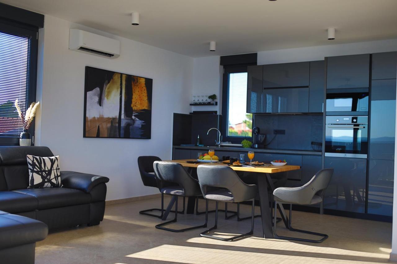Dinary Penthouse Apartment วีร์ ภายนอก รูปภาพ